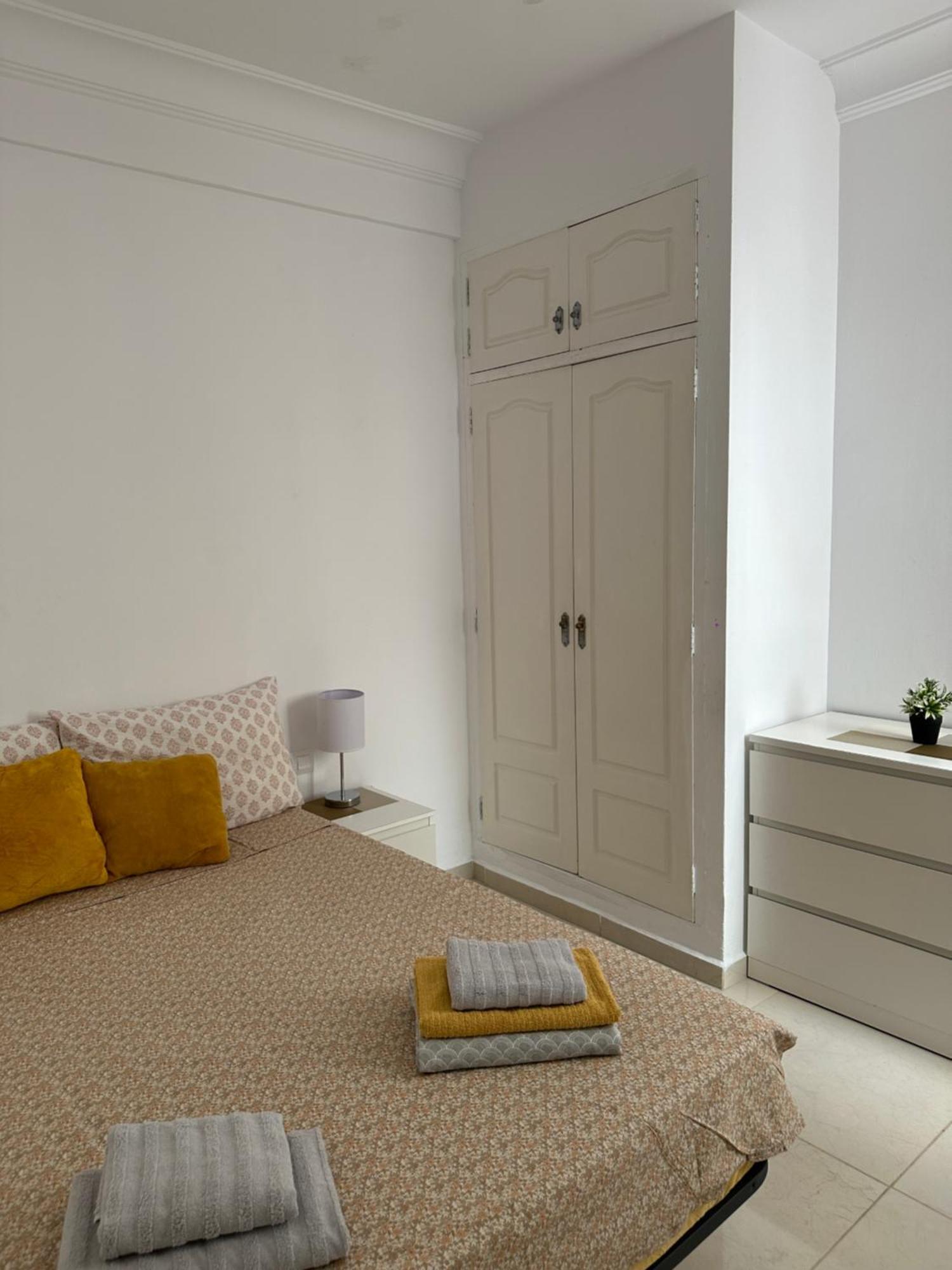 Modern And Bright 5 Bedroom Apartment Del Prado Gandia Exterior photo